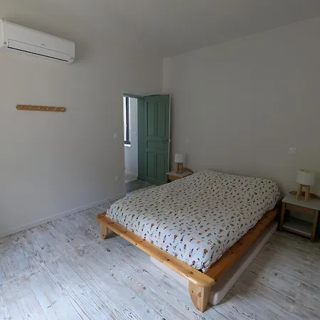 Nyaraló De La Fede Fondamente